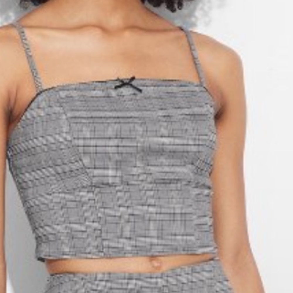 Women’s Woven Tank Top.               Gray Plaid.  M